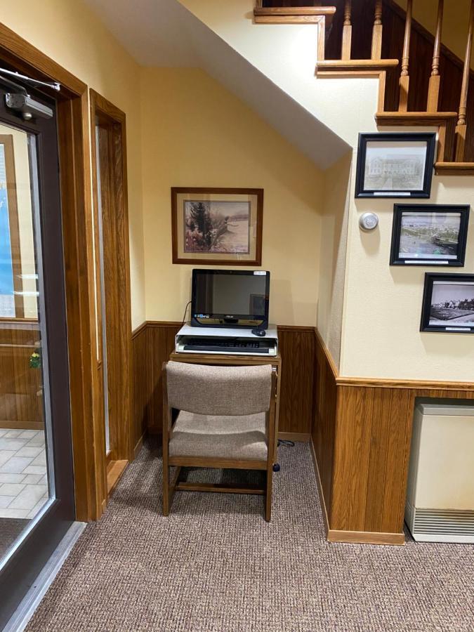 Amerivu Inn Prentice Екстер'єр фото
